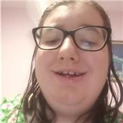 Profesora de matemáticas imparte clases a niños de la Eso